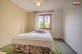 Prodej dvougeneračního domu 2x 4+KK s krásnou zahradou - Velká Hleďsebe 