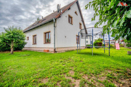 Prodej dvougeneračního domu 2x 4+KK s krásnou zahradou - Velká Hleďsebe 