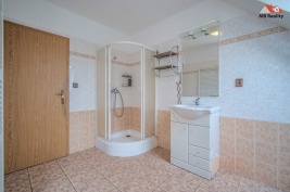 Prodej dvougeneračního domu 2x 4+KK s krásnou zahradou - Velká Hleďsebe 
