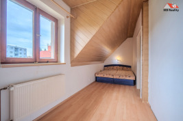 Prodej dvougeneračního domu 2x 4+KK s krásnou zahradou - Velká Hleďsebe 