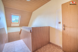 Prodej dvougeneračního domu 2x 4+KK s krásnou zahradou - Velká Hleďsebe 