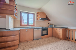 Prodej dvougeneračního domu 2x 4+KK s krásnou zahradou - Velká Hleďsebe 