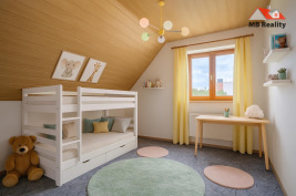 Prodej dvougeneračního domu 2x 4+KK s krásnou zahradou - Velká Hleďsebe 