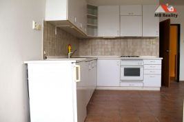 Pronájem rodinného domu 4+kk 180m2 Praha 9 Kyje